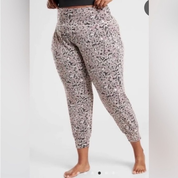 Athleta Salutation textured jogger Meadow Decadent Chocolate L Athleisure Gym - Picture 12 of 12